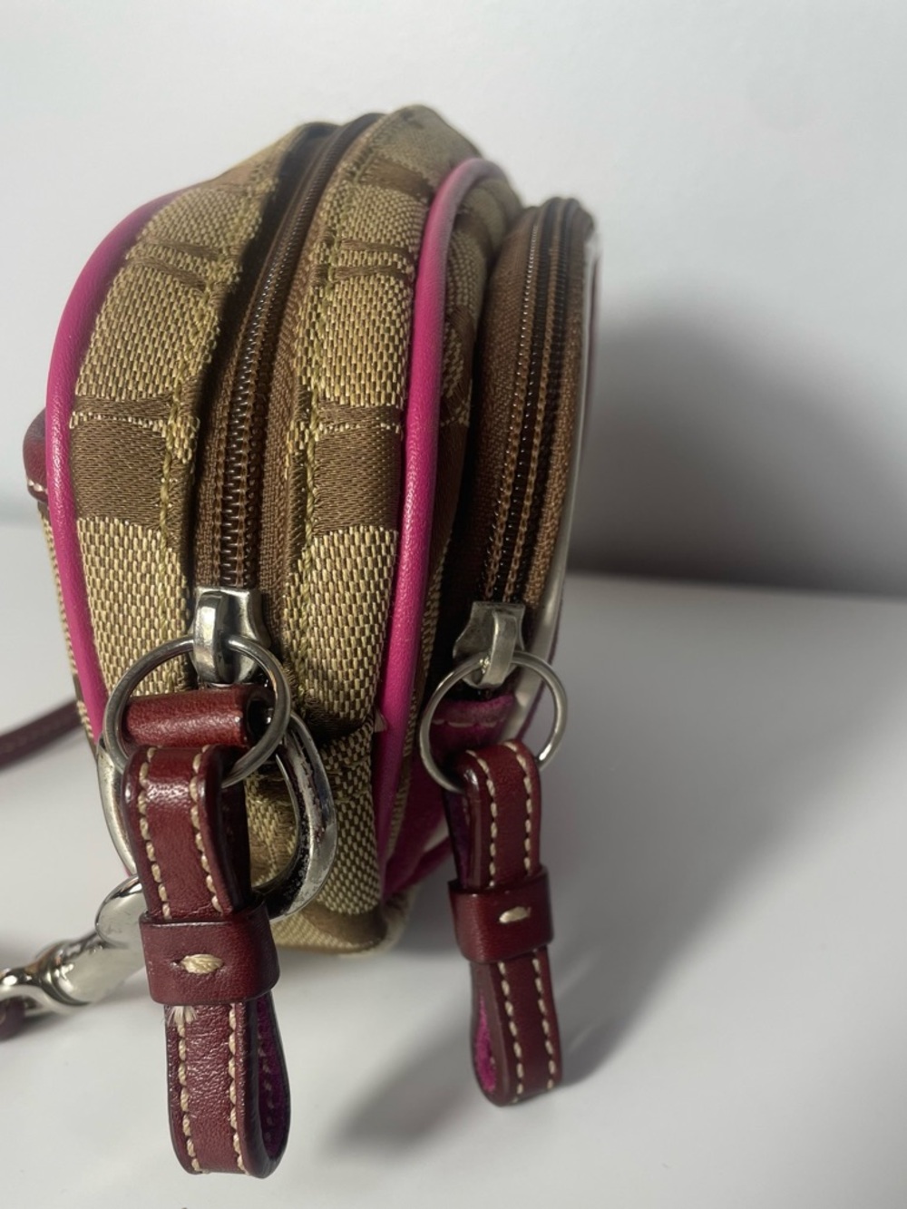 Rare Coach Vintage Jacquard Signature "C" Pink Suede Crossbody Bag - Picture 9 of 12